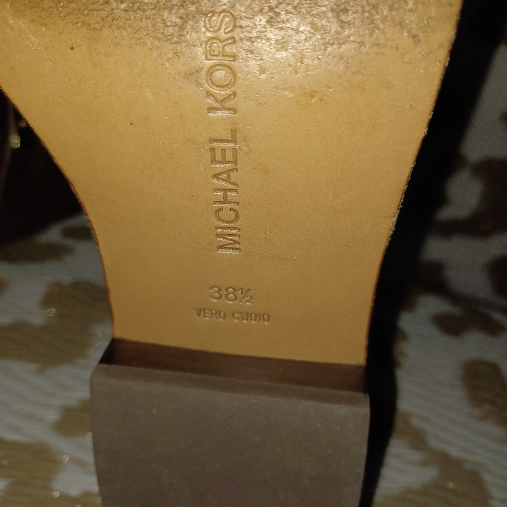 Elegant Brown Knee-High Leather Boots - Picture 4 of 9